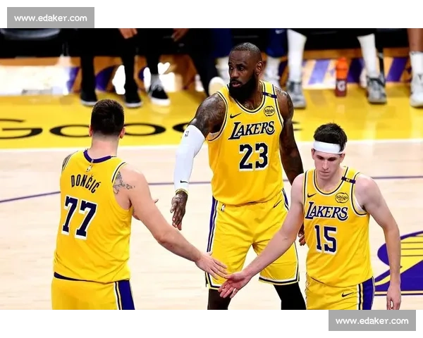 NBA赛季巅峰对决即将开启 球迷热议最强球队与MVP候选人