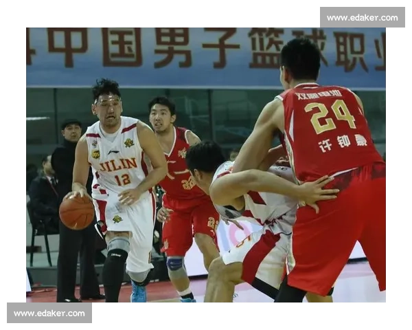 聚焦半决赛精彩对决 解读赛场内外的激情与策略 聚焦半决赛精彩对决 解读赛场内外的激情与策略