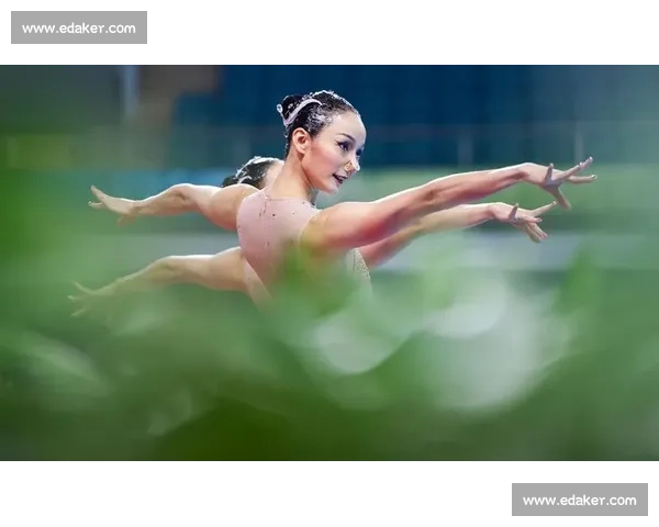 花样游泳：水中舞蹈与艺术的完美结合展现运动之美 - 副本 - 副本